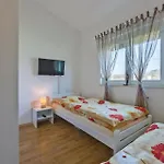 Cozy Home In Galizana Galižana