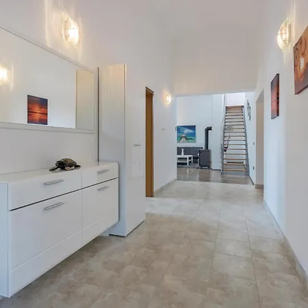 3 Bedroom Gorgeous In Nyaraló