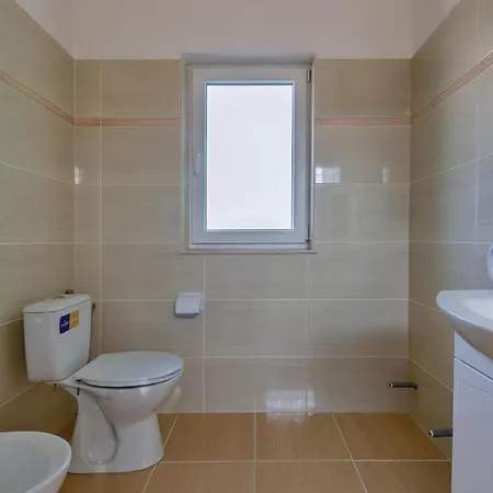 3 Bedroom Gorgeous In 別荘 *