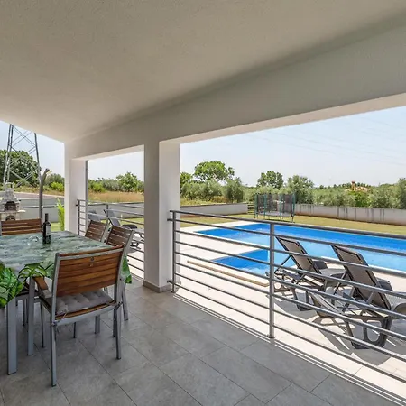 別荘 3 Bedroom Gorgeous In