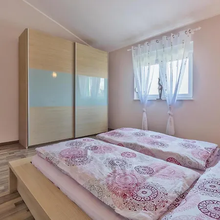 3 Bedroom Gorgeous In * Galižana