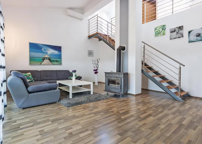 3 Bedroom Gorgeous In Tatil Evi Galižana